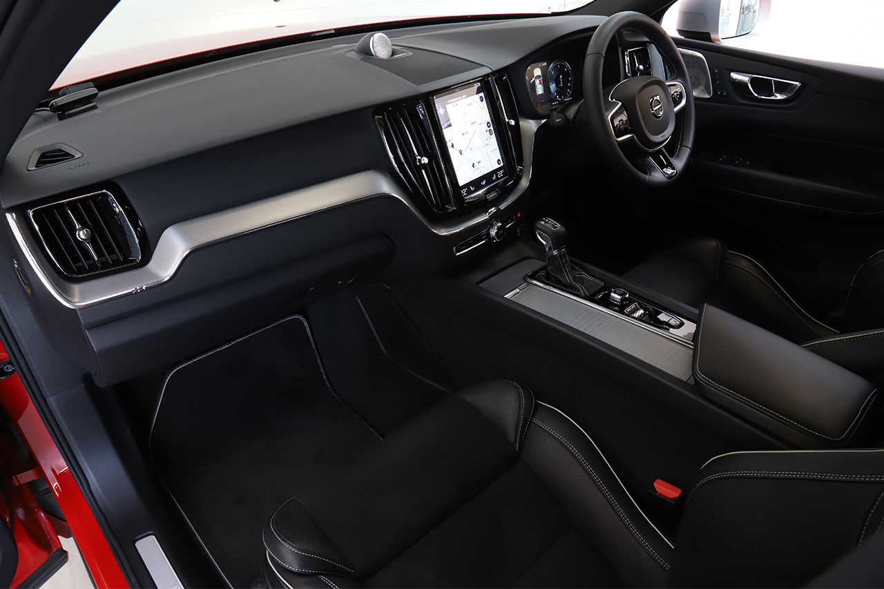 2019 Volvo XC60 D4AWD R DESIGN 4W