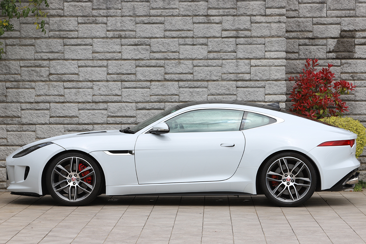 2016 Jaguar FTYPE R CP