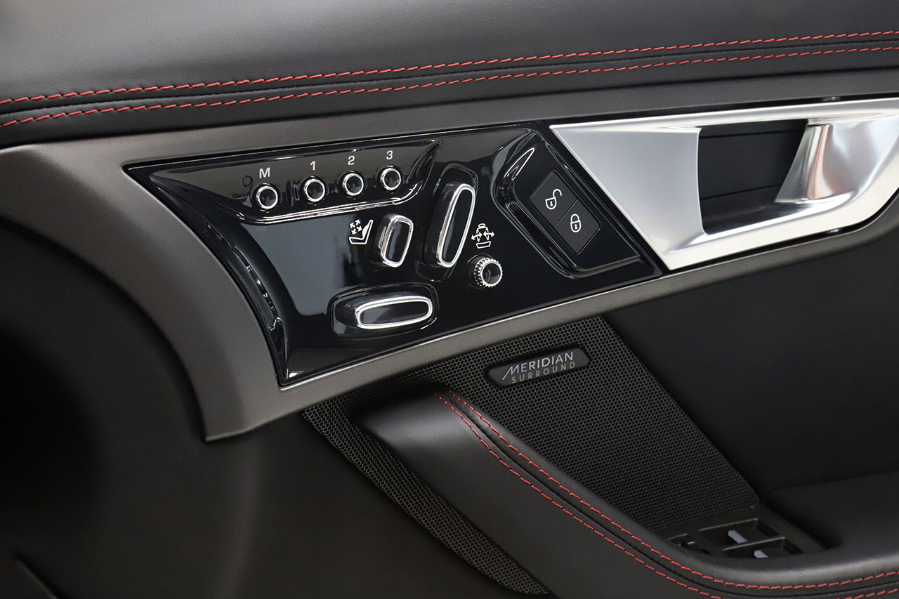 2016 Jaguar FTYPE R CP