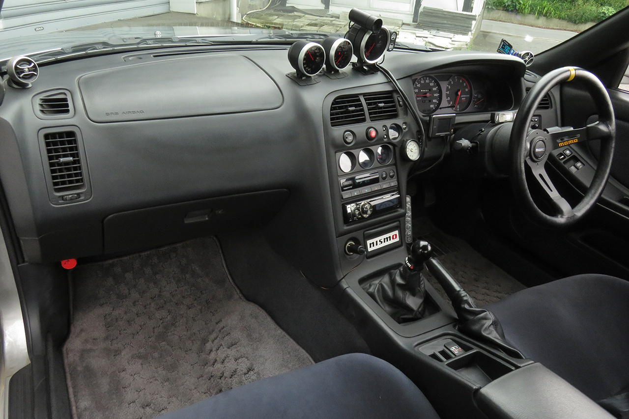 1998 Nissan SKYLINE GT-R BCNR33 R33 GT-R SERIES 3, TRUST Exhaust, HKS Height Adjustable Coilovers, NISMO Shift Knob