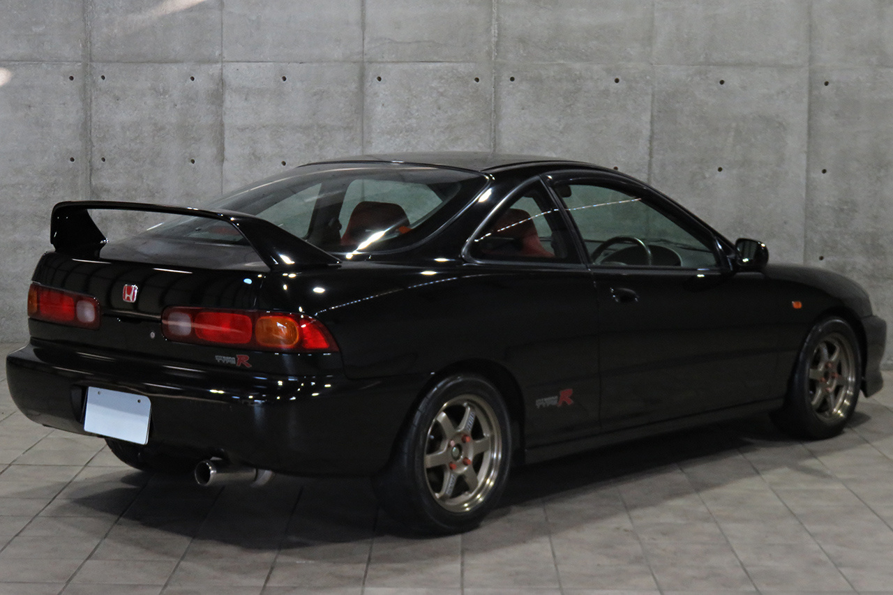 1997 Honda INTEGRA TYPE R DC2 TYPE R, Rays TE37 17 Inch Wheels, Mugen Exhaust, Mugen Air Cleaner