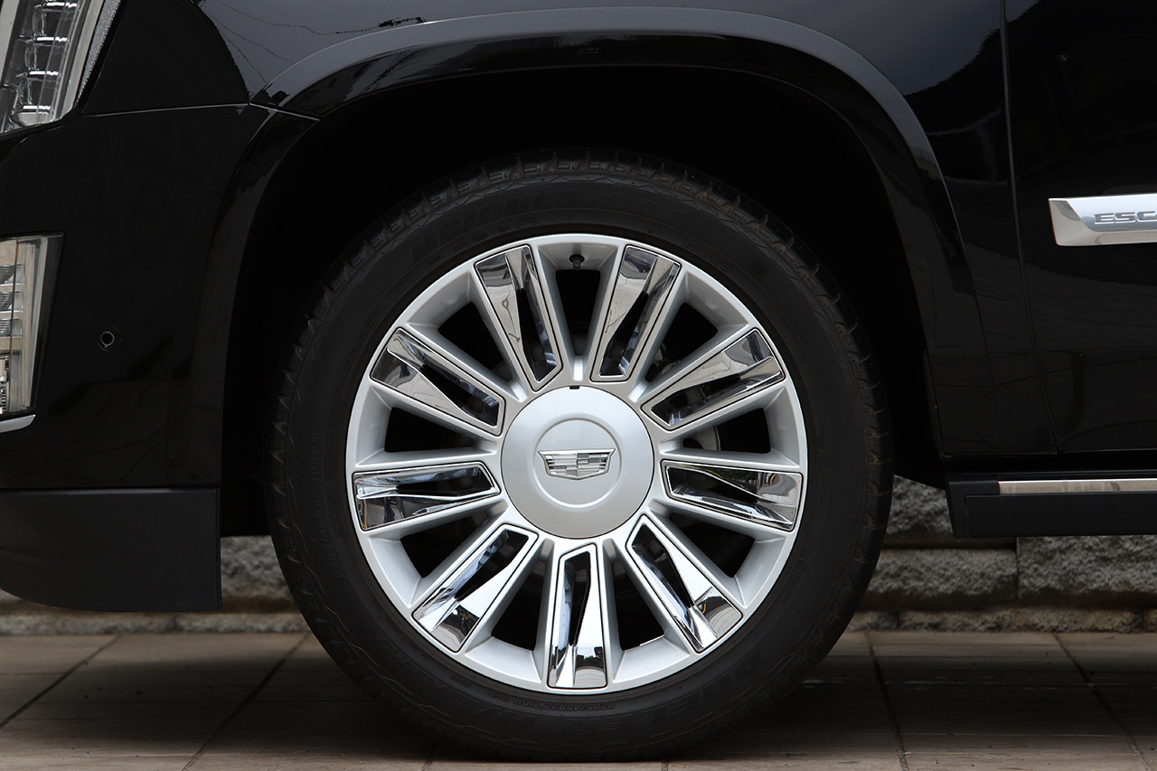 2017 Cadillac ESCALADE null