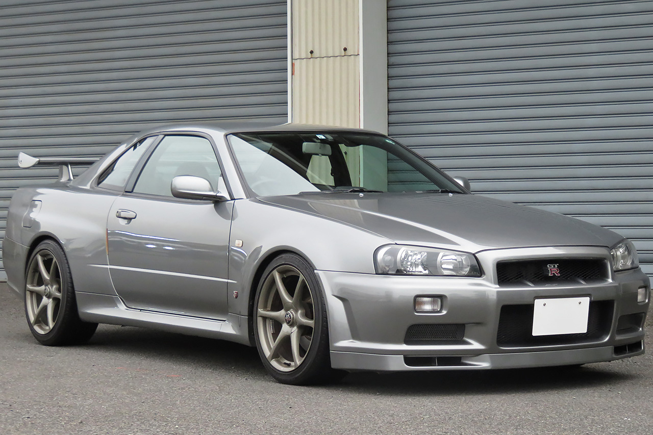 2001 Nissan SKYLINE GT-R BNR34 R34 GT-R, NISMO Air Cleaner Duct, HKS Height Adjustable Coilovers