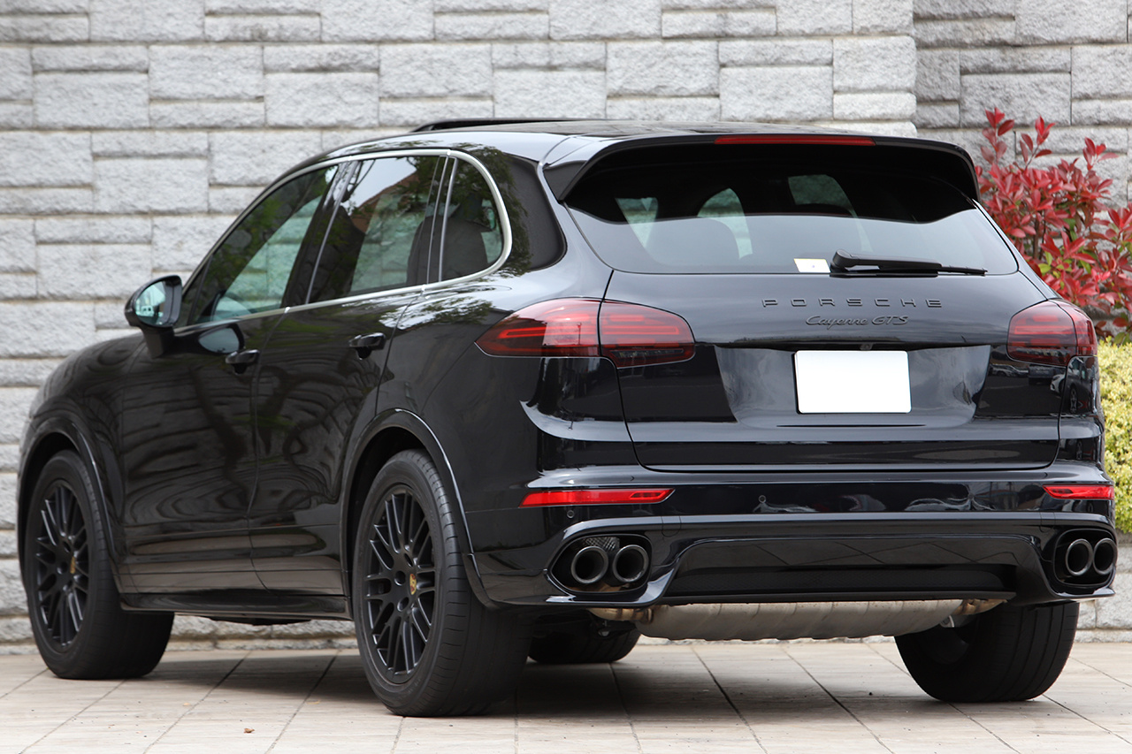 2016 Porsche CAYENNE GTS