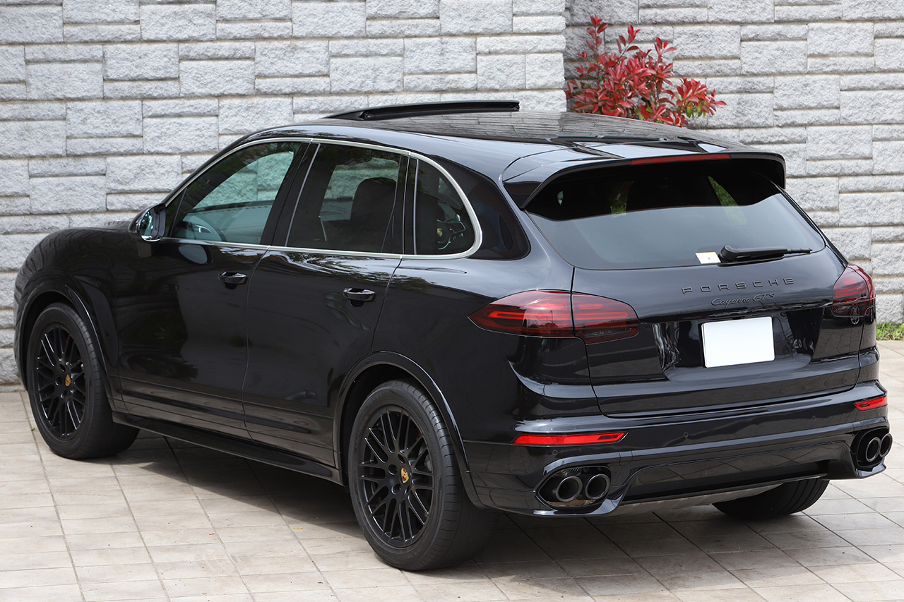 2016 Porsche CAYENNE GTS