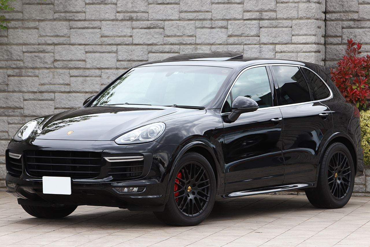 2016 Porsche CAYENNE GTS