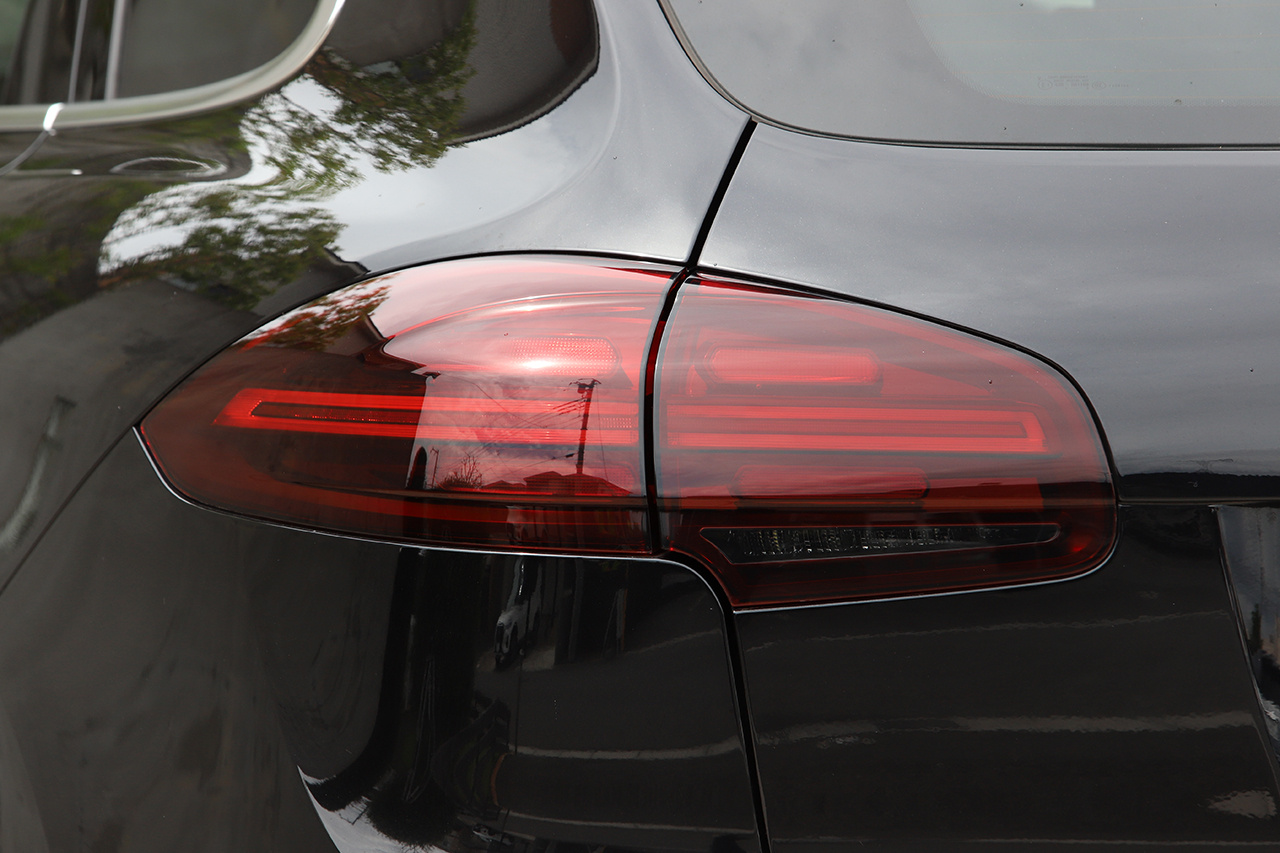 2016 Porsche CAYENNE GTS