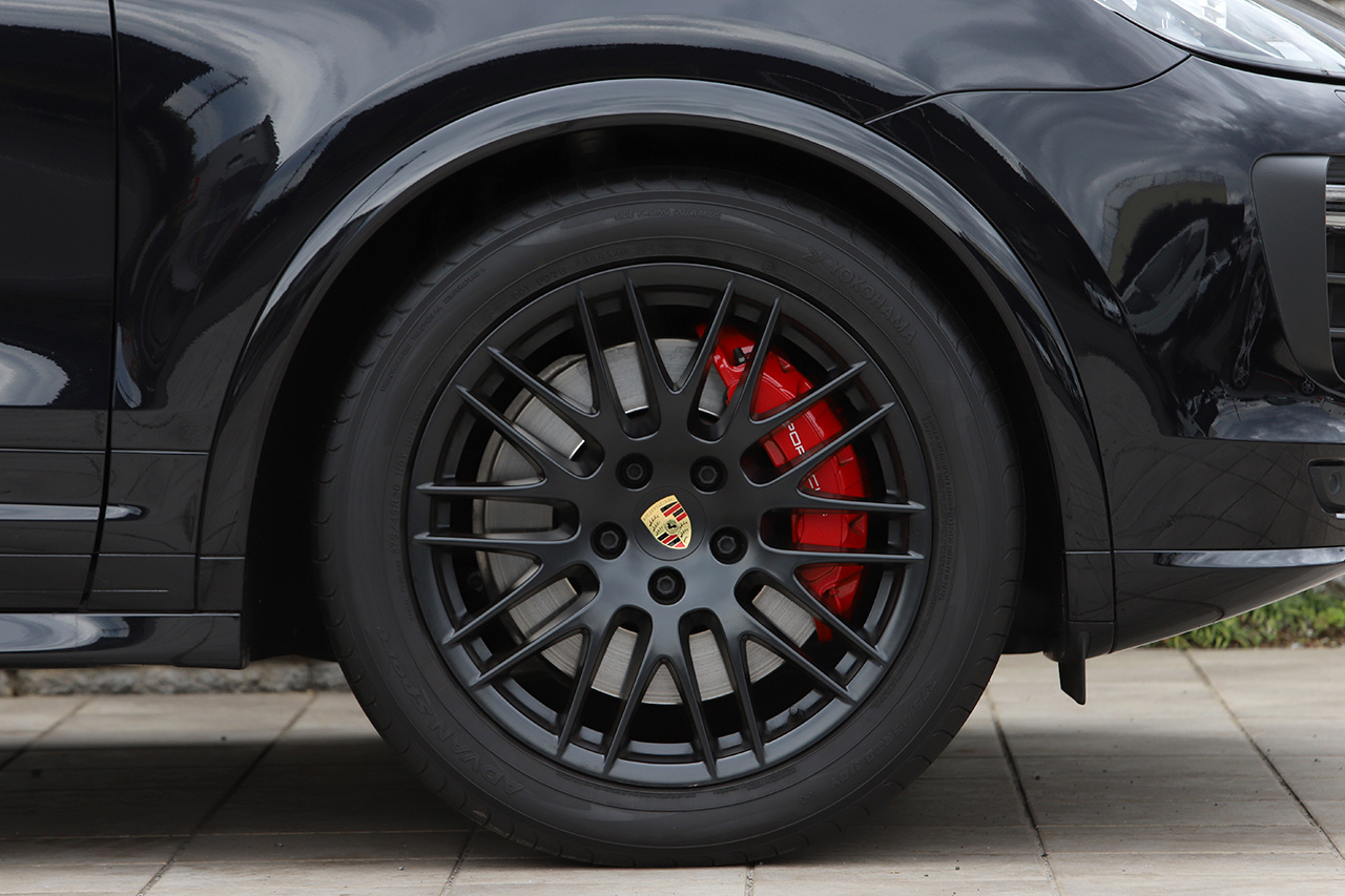 2016 Porsche CAYENNE GTS