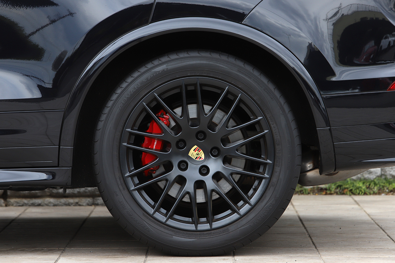 2016 Porsche CAYENNE GTS