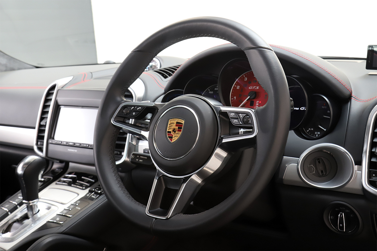 2016 Porsche CAYENNE GTS
