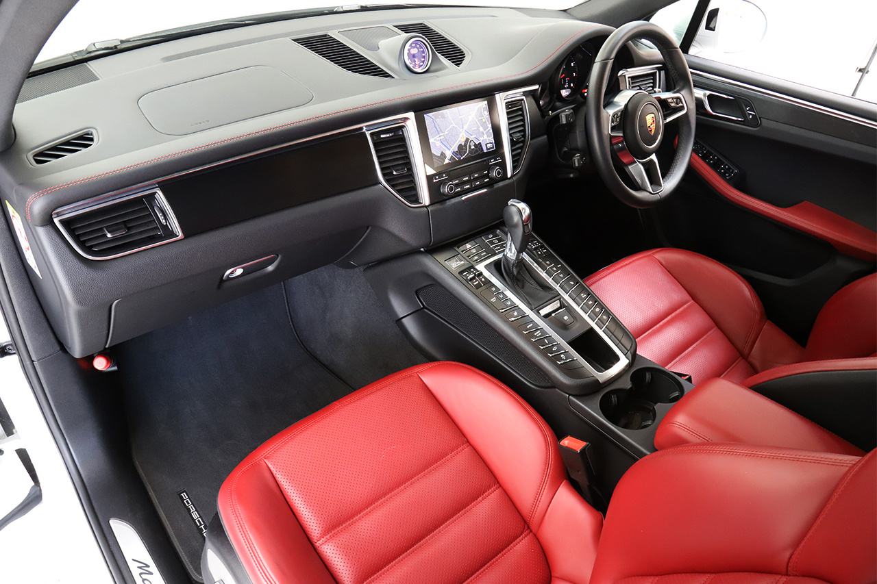 2018 Porsche MACAN GTS 4W