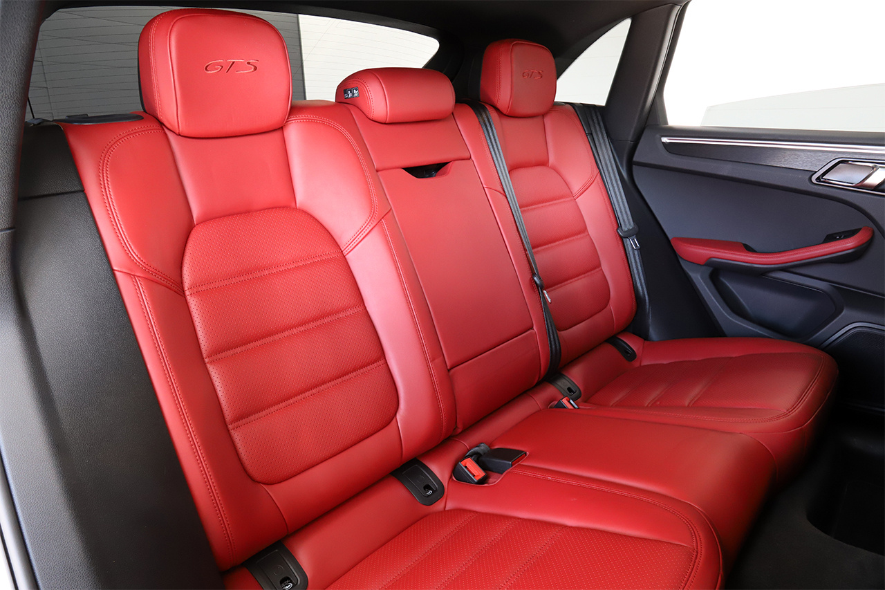 2018 Porsche MACAN GTS 4W