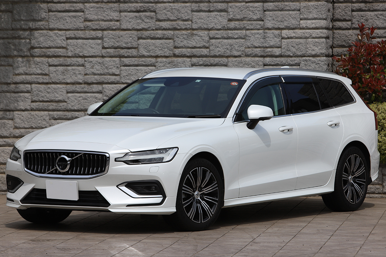 2019 Volvo V60 T5 IN ION