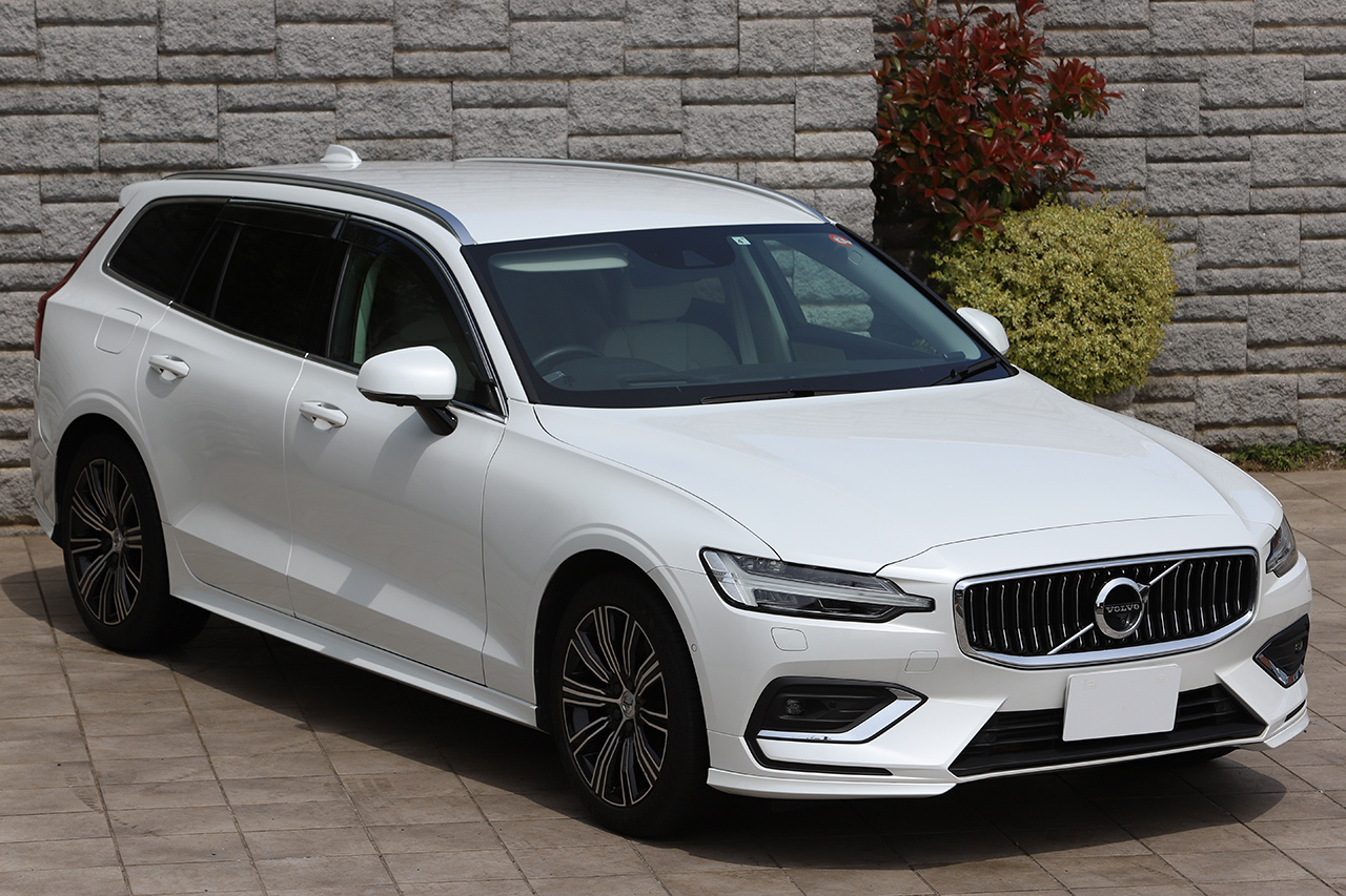 2019 Volvo V60 T5 IN ION