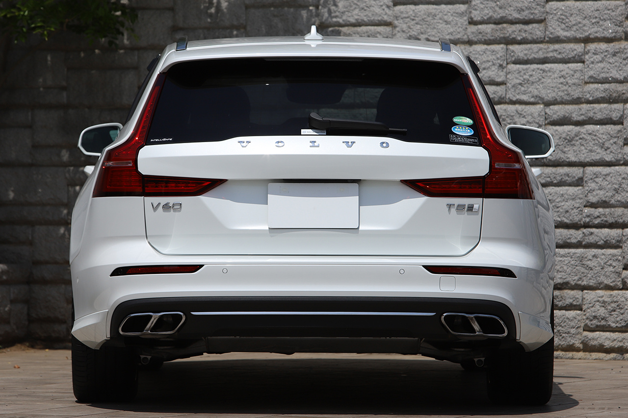 2019 Volvo V60 T5 IN ION