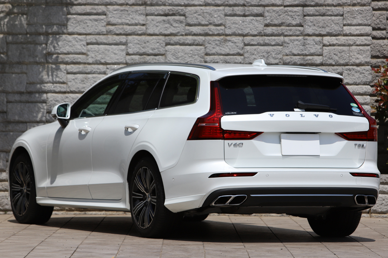 2019 Volvo V60 T5 IN ION