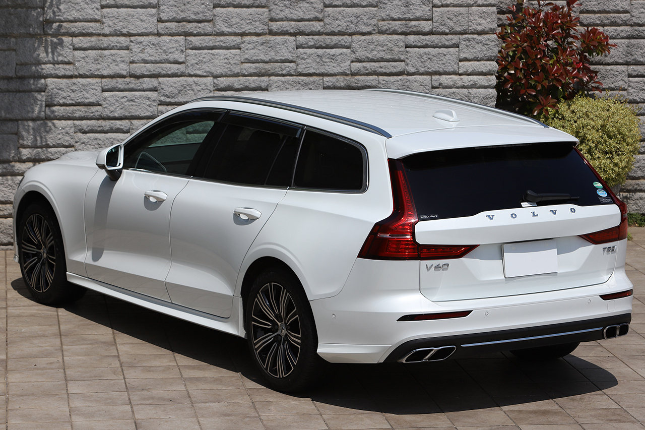 2019 Volvo V60 T5 IN ION