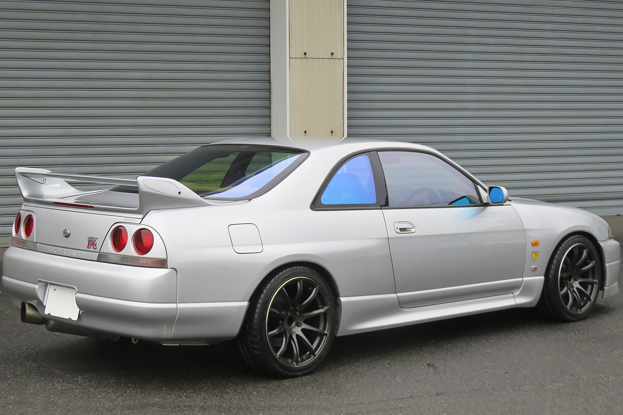 1995 Nissan SKYLINE GT-R BCNR33 GT-R V-SPEC, VERIFIED LOW MILEAGE, RAYS Gram Lights 18 Inch Wheels