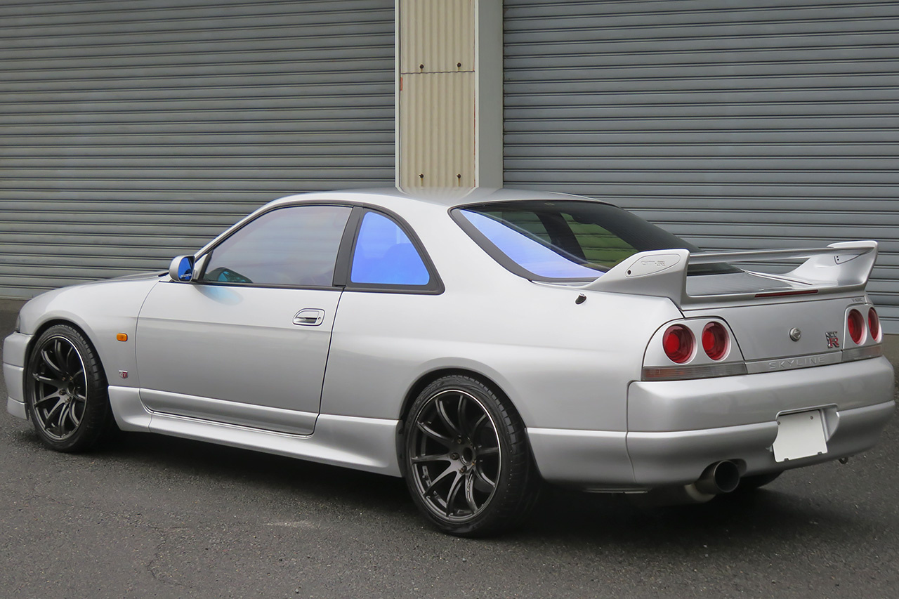 1995 Nissan SKYLINE GT-R BCNR33 GT-R V-SPEC, VERIFIED LOW MILEAGE, RAYS Gram Lights 18 Inch Wheels