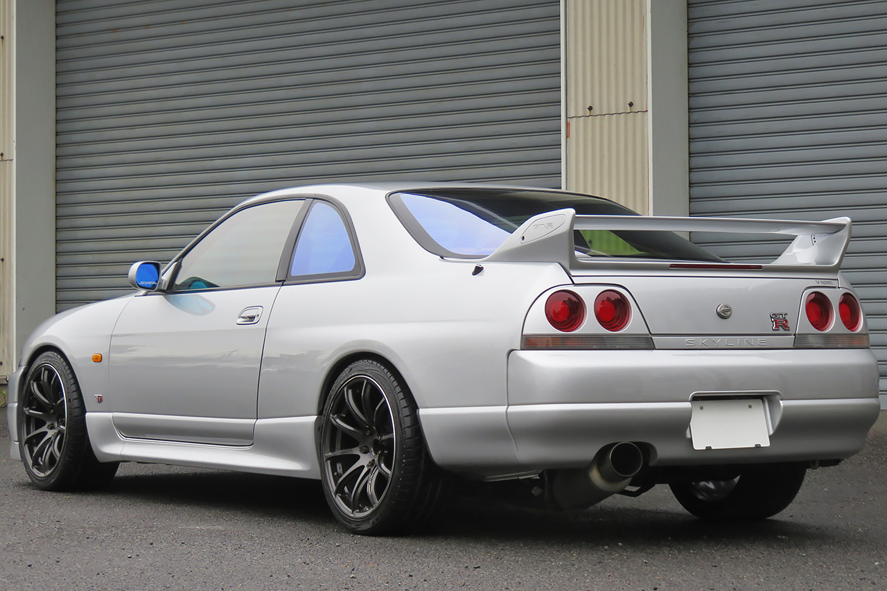 1995 Nissan SKYLINE GT-R BCNR33 GT-R V-SPEC, VERIFIED LOW MILEAGE, RAYS Gram Lights 18 Inch Wheels