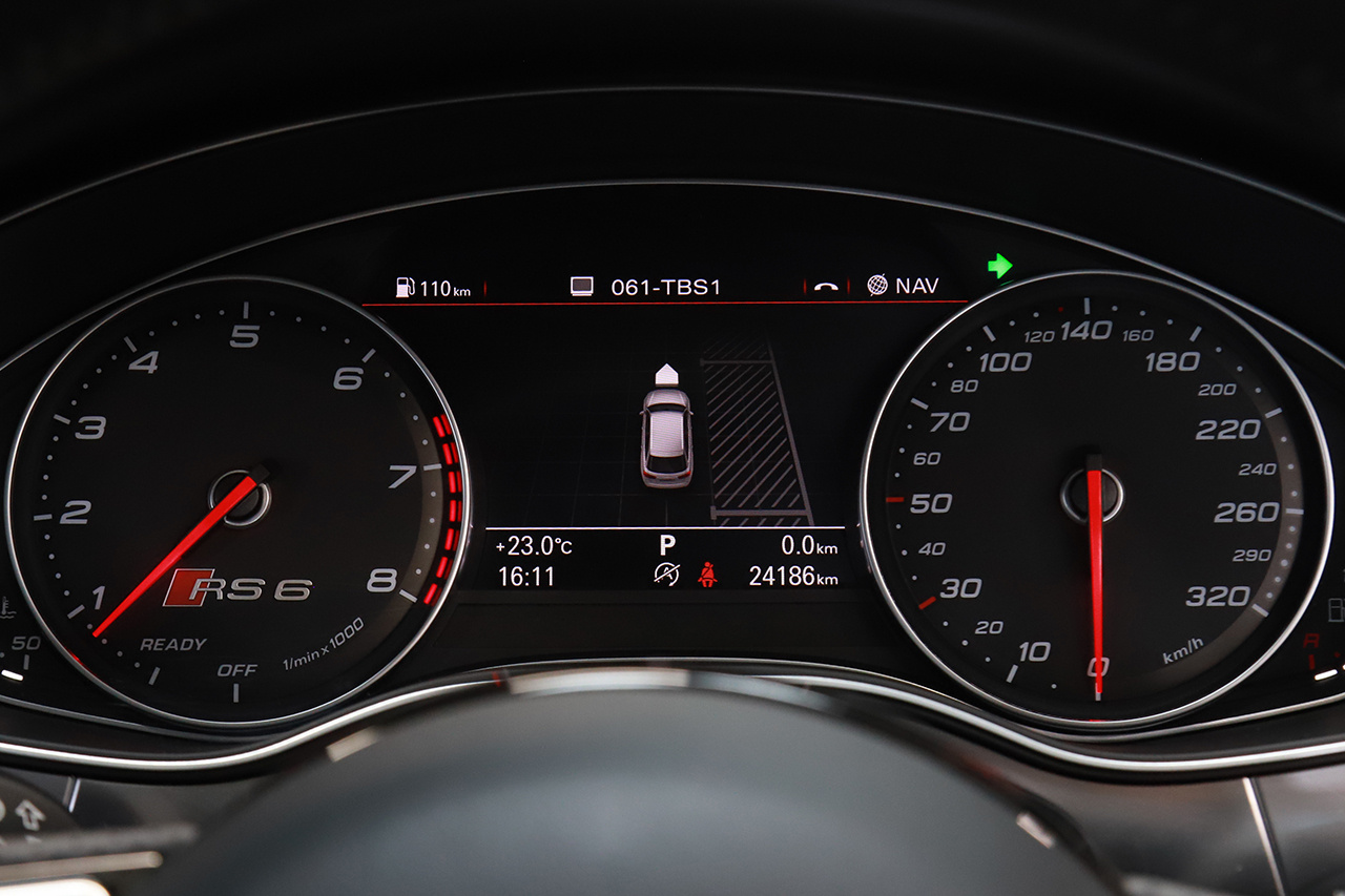 2016 Audi RS6 AVANT null