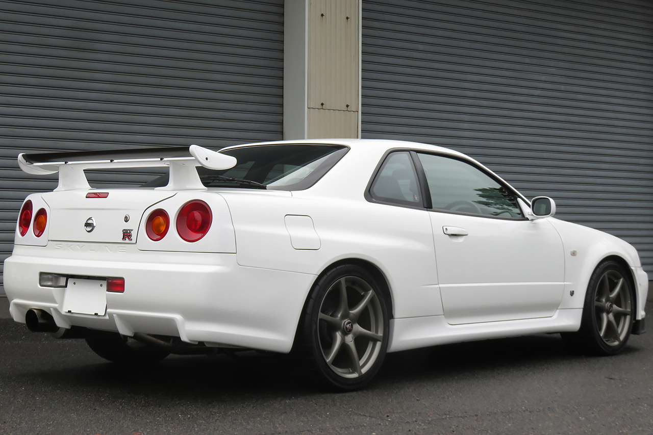 2002 Nissan SKYLINE GT-R BNR34 R34 GT-R LOW MILEAGE, SARD Radiator, SARD Catalyzer, TEIN Height Adjustable Coilovers