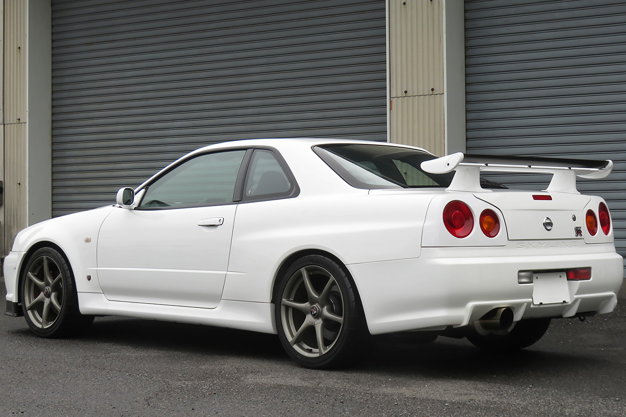 2002 Nissan SKYLINE GT-R BNR34 R34 GT-R LOW MILEAGE, SARD Radiator, SARD Catalyzer, TEIN Height Adjustable Coilovers