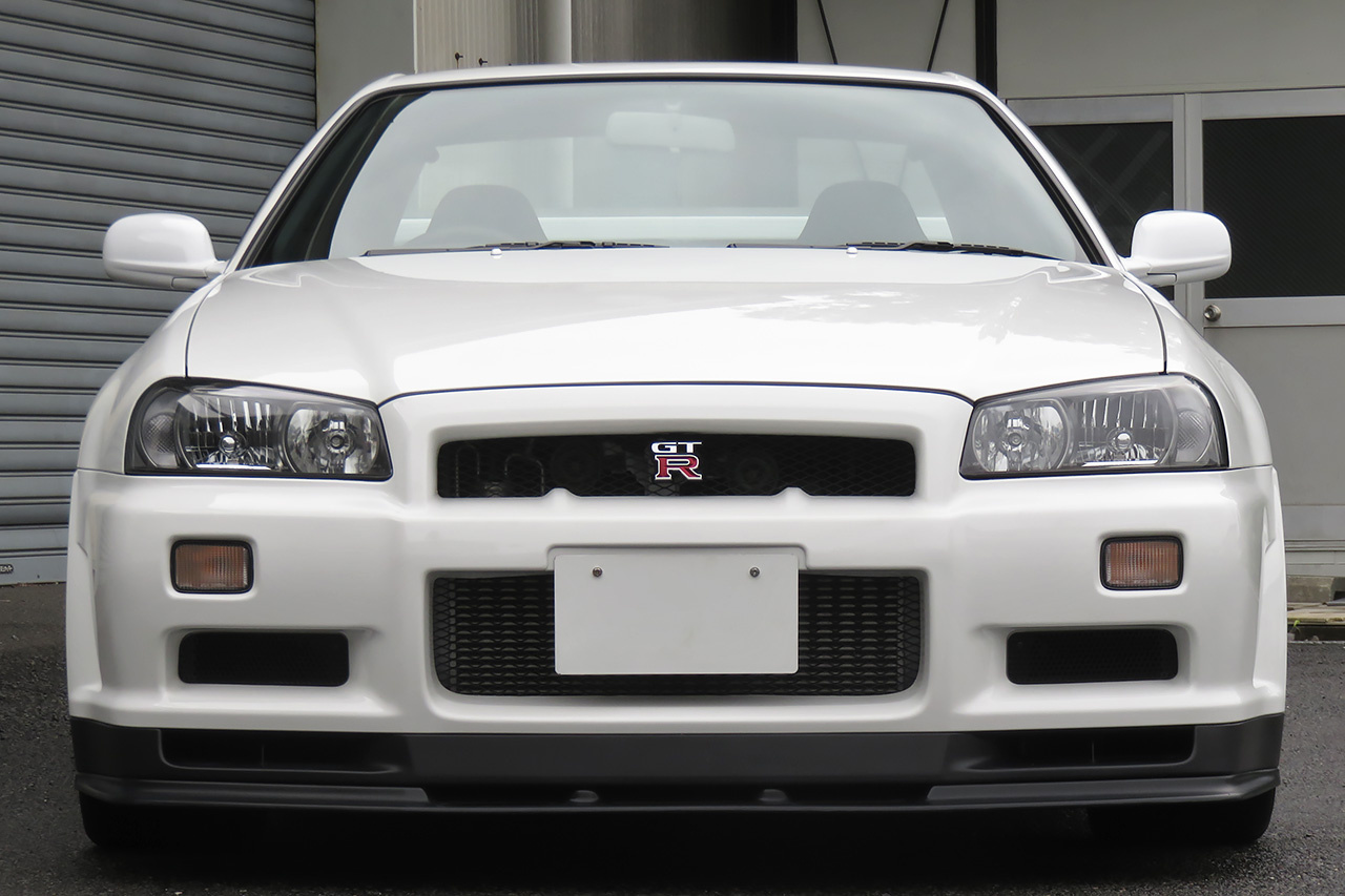 2002 Nissan SKYLINE GT-R BNR34 R34 GT-R LOW MILEAGE, SARD Radiator, SARD Catalyzer, TEIN Height Adjustable Coilovers