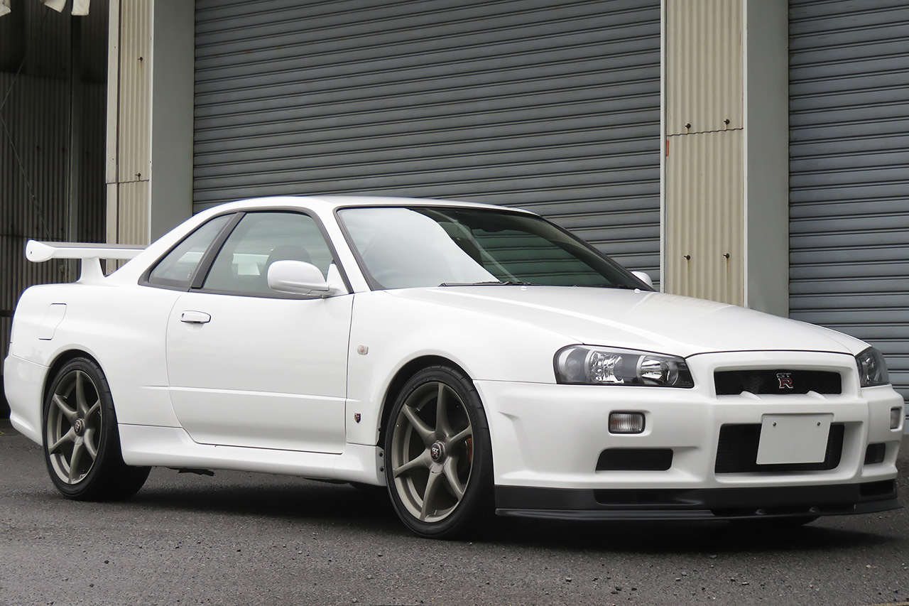 2002 Nissan SKYLINE GT-R BNR34 R34 GT-R LOW MILEAGE, SARD Radiator, SARD Catalyzer, TEIN Height Adjustable Coilovers