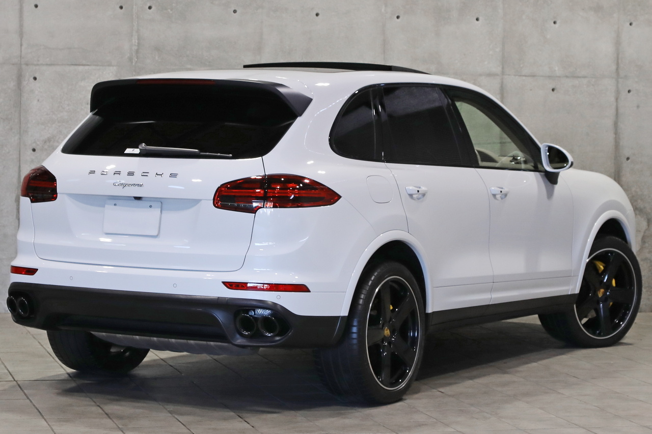 2018 Porsche CAYENNE null