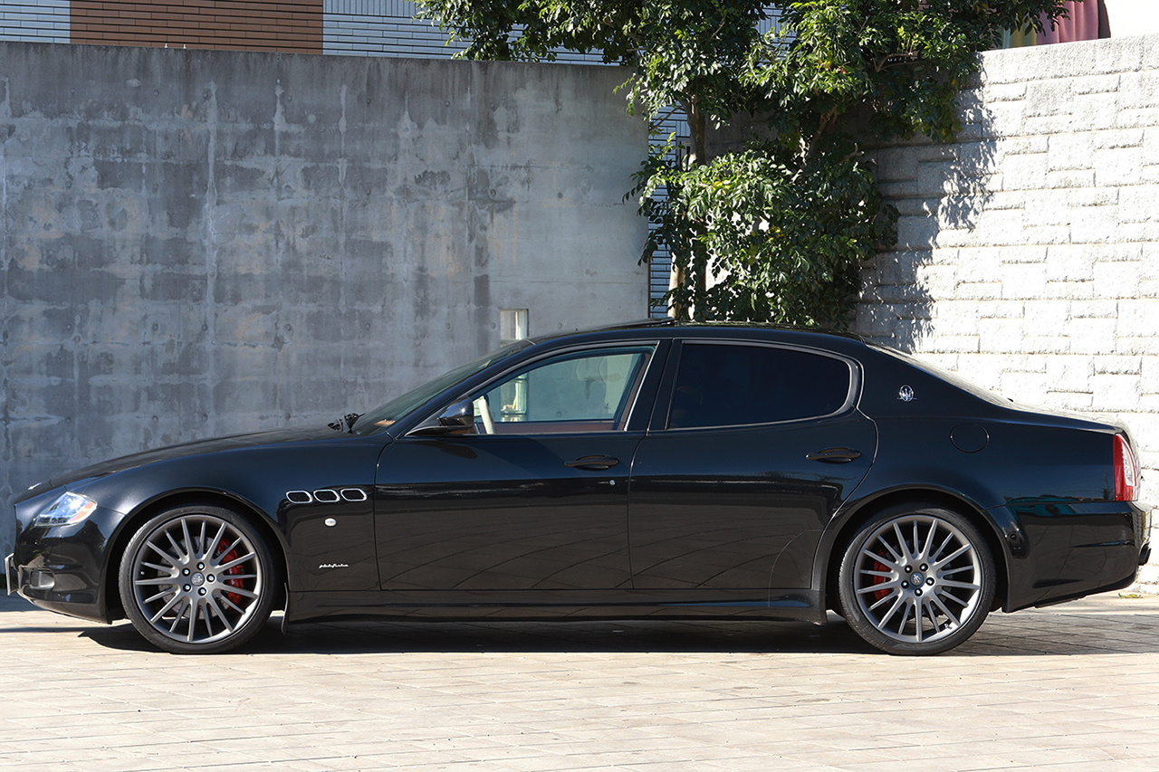 2010 Maserati QUATTROPORTE null