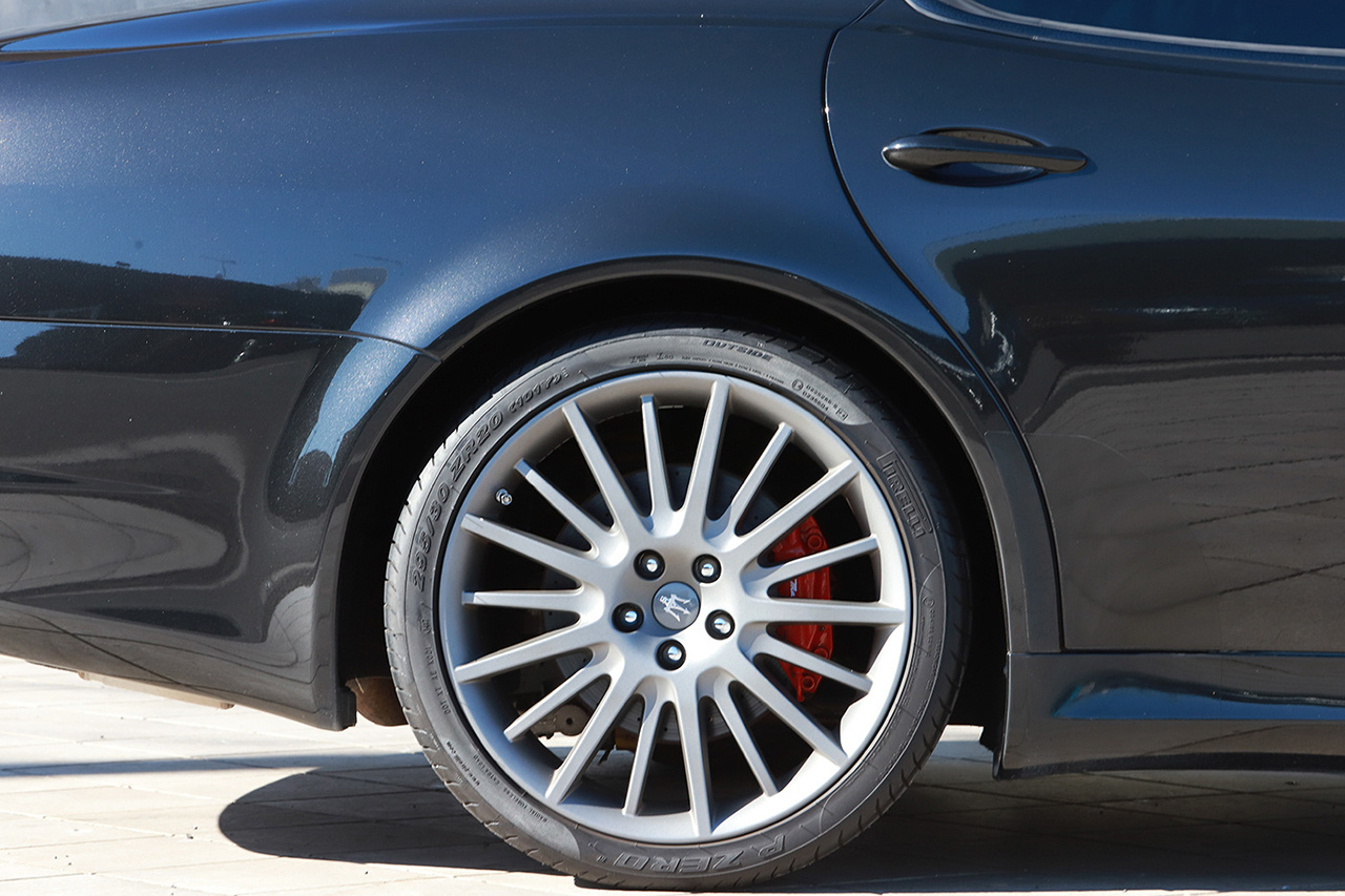 2010 Maserati QUATTROPORTE null