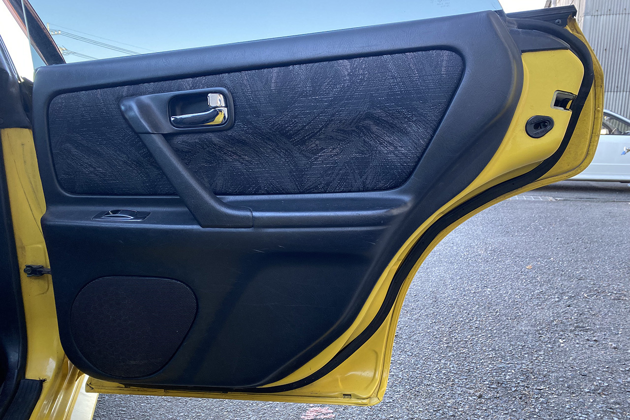2000 Nissan STAGEA WGC34 25t RS V AERO PACKAGE, RB25DET TURBO ENGINE, EV1 LIGHTNING YELLOW