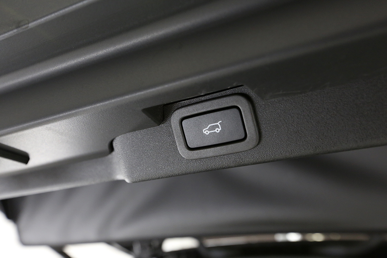 2017 Land Rover DISCOVERY FIRST EDITION