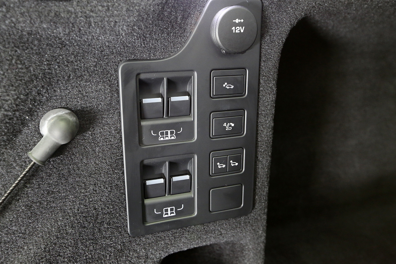 2017 Land Rover DISCOVERY FIRST EDITION