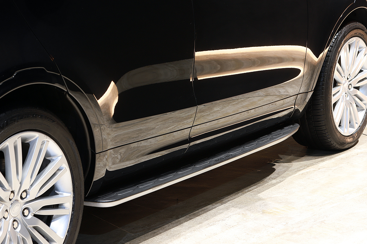 2017 Land Rover DISCOVERY FIRST EDITION