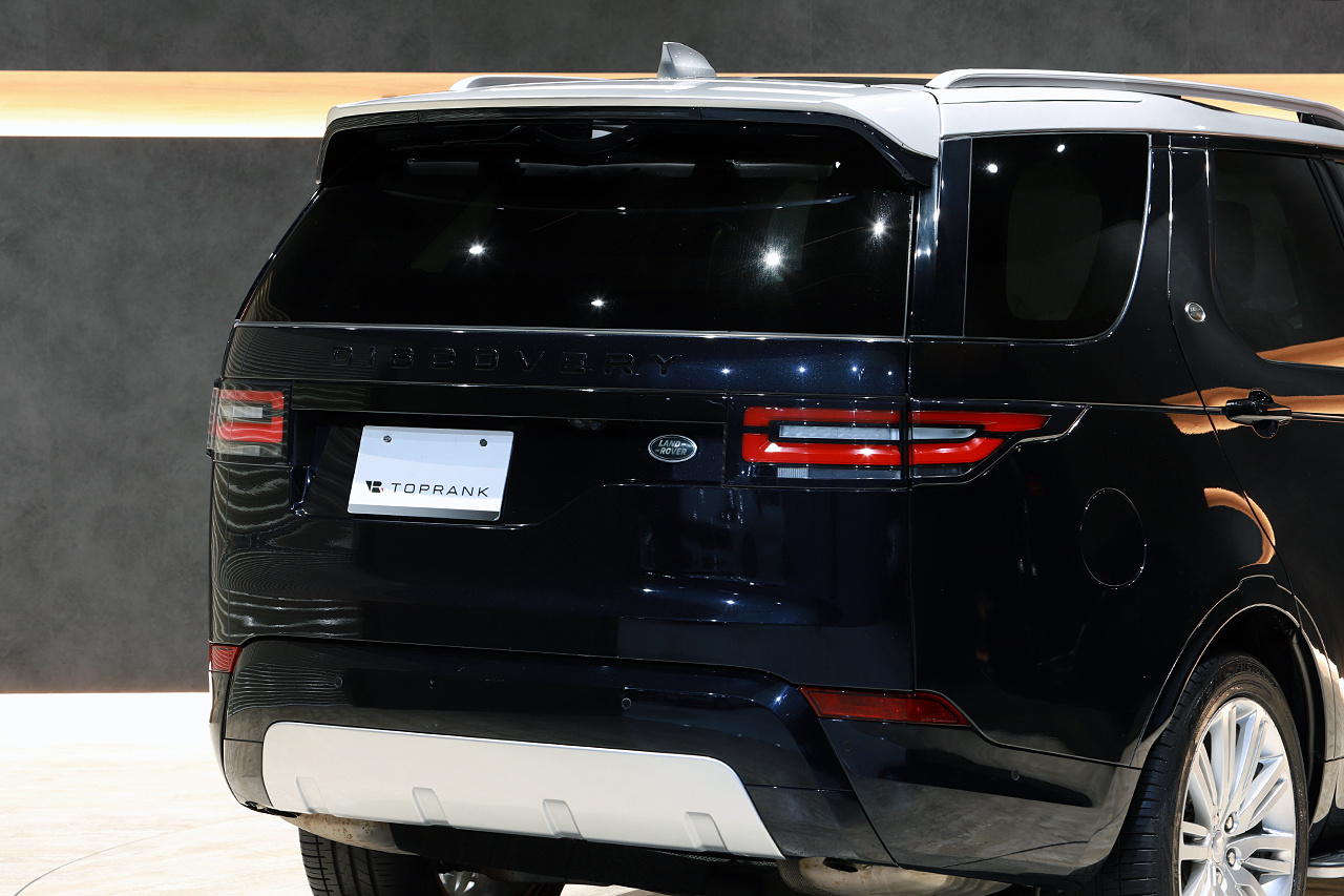 2017 Land Rover DISCOVERY FIRST EDITION