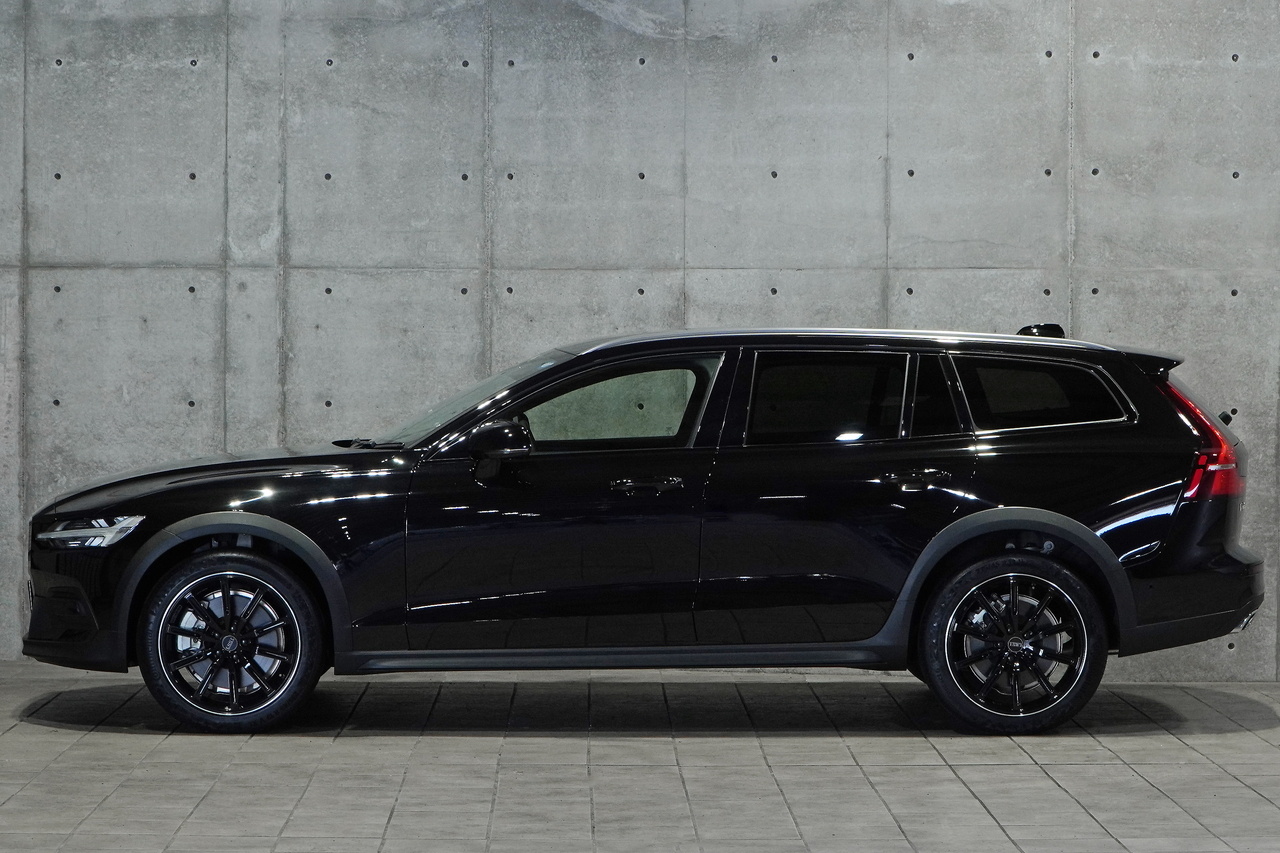 VOLVO V60 カスタムブラックエディション ボルボ クロス