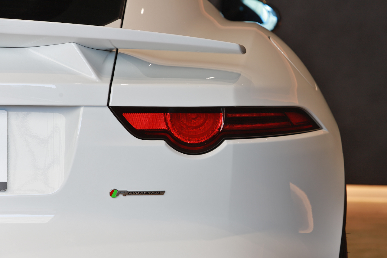 2018 Jaguar FTYPE null