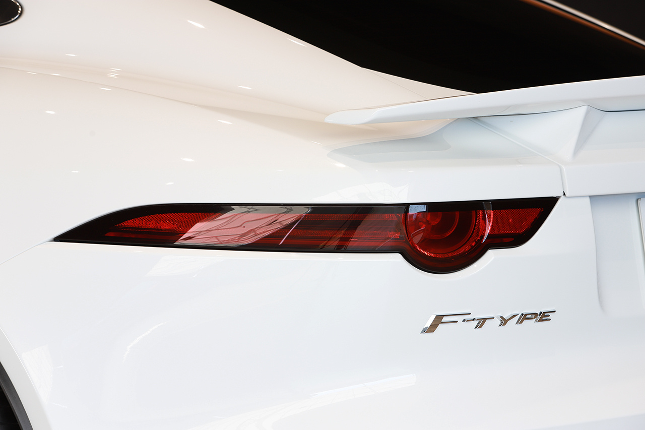 2018 Jaguar FTYPE null