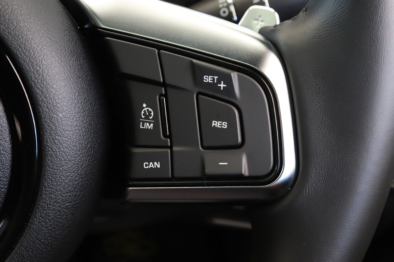 2018 Jaguar FTYPE null