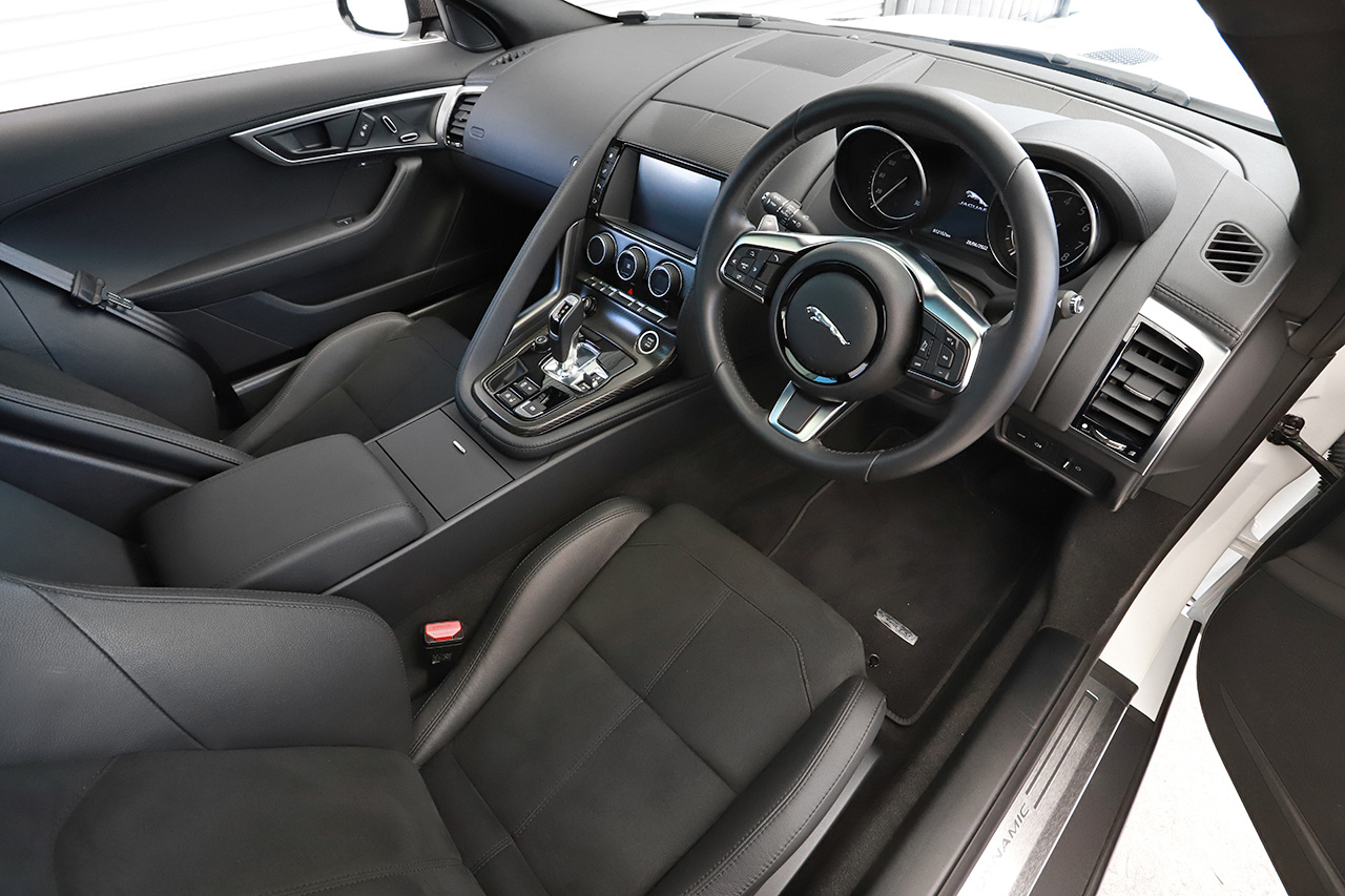 2018 Jaguar FTYPE null