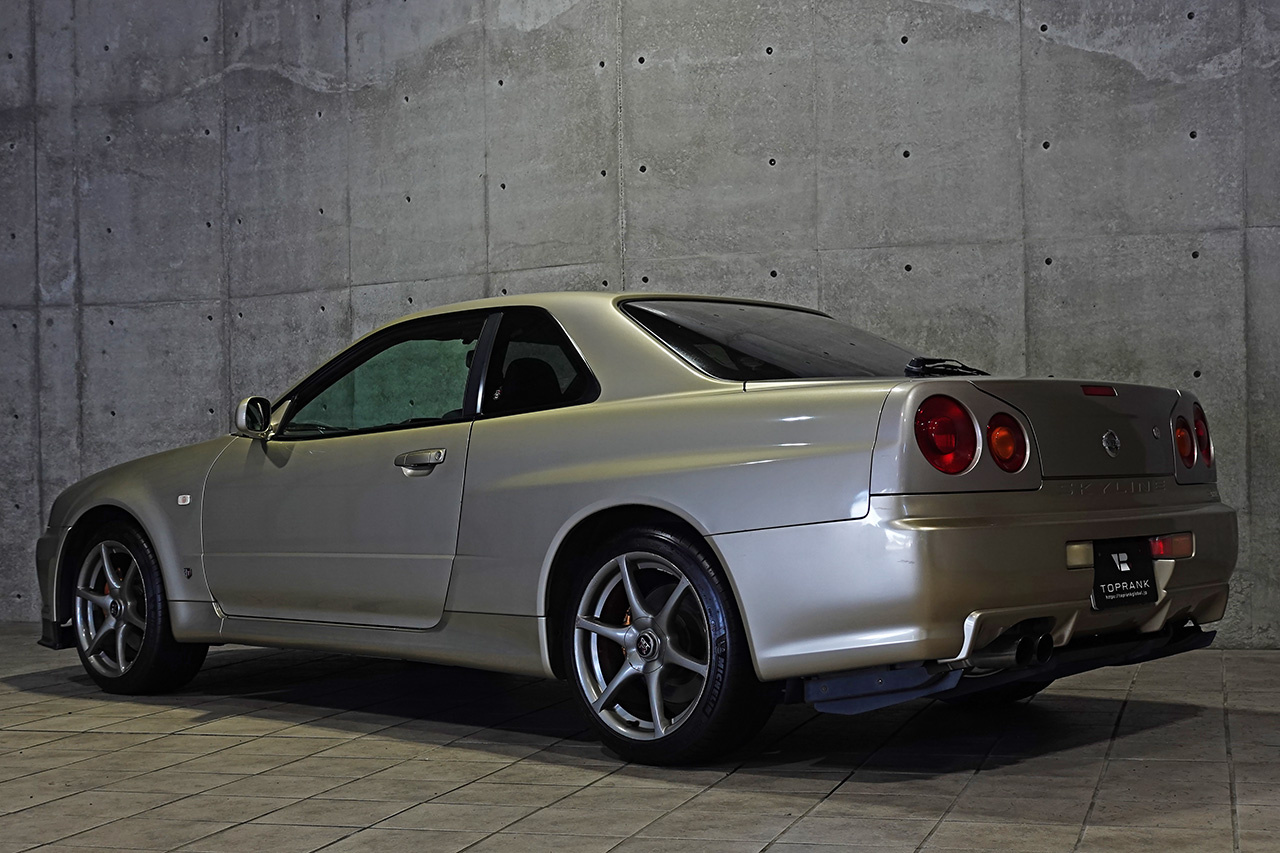 2002 Nissan SKYLINE GT-R ONE OWNER BNR34 R34 GT-R M-SPEC EYO Silica Brass,