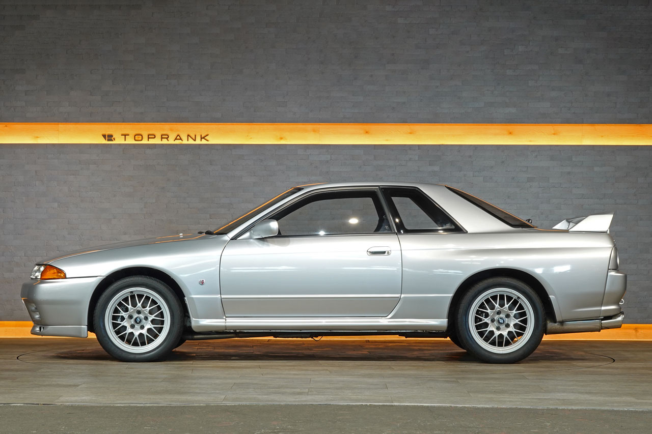 1994 Nissan SKYLINE GT-R BNR32 R32 GTR V-Spec II, KL0 Spark Silver Metallic, 5 Zigen Muffler