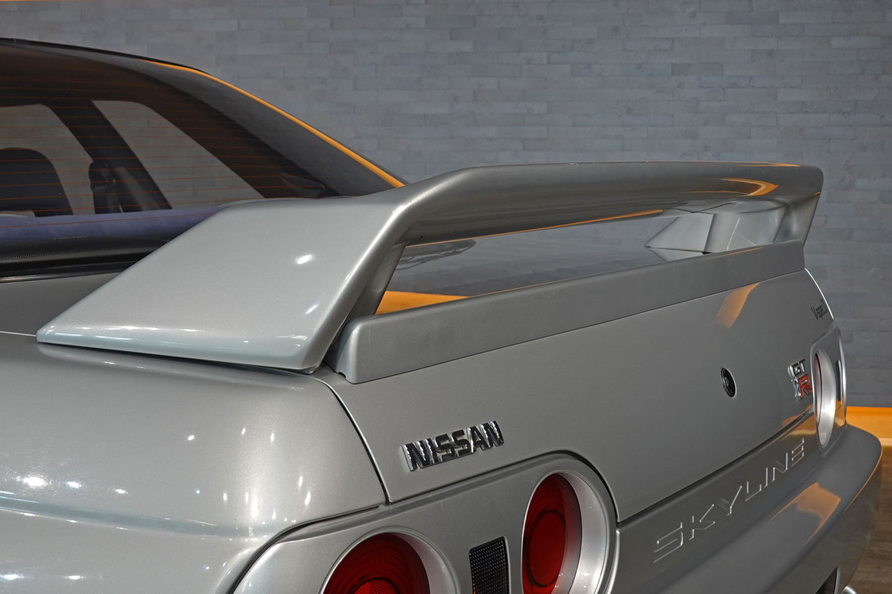 1994 Nissan SKYLINE GT-R BNR32 R32 GTR V-Spec II, KL0 Spark Silver Metallic, 5 Zigen Muffler