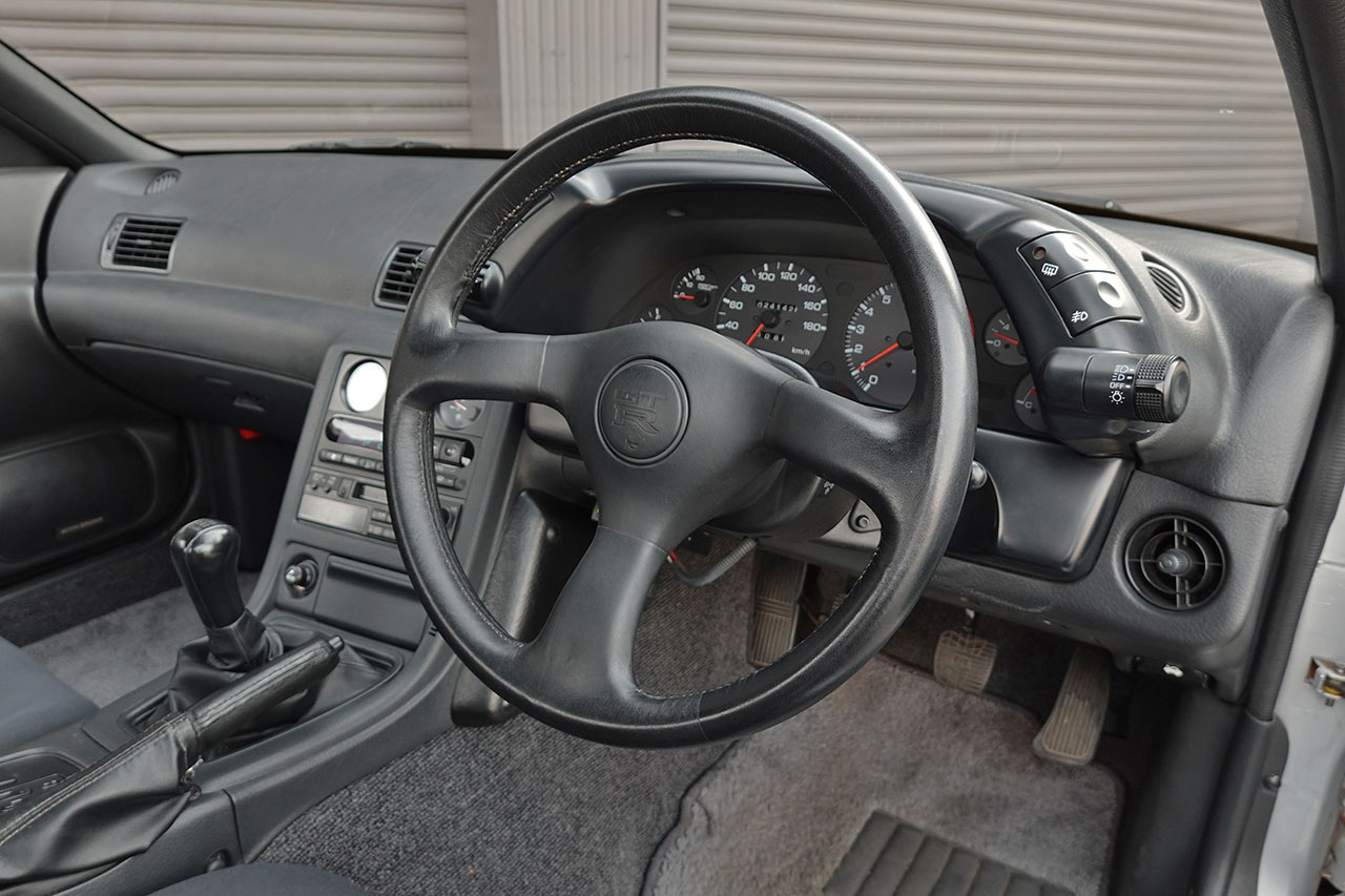 1994 Nissan SKYLINE GT-R BNR32 R32 GTR V-Spec II, KL0 Spark Silver Metallic, 5 Zigen Muffler