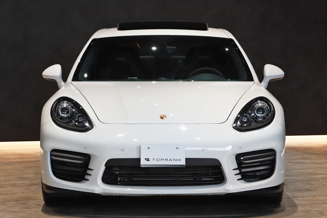 2015 Porsche PANAMERA null