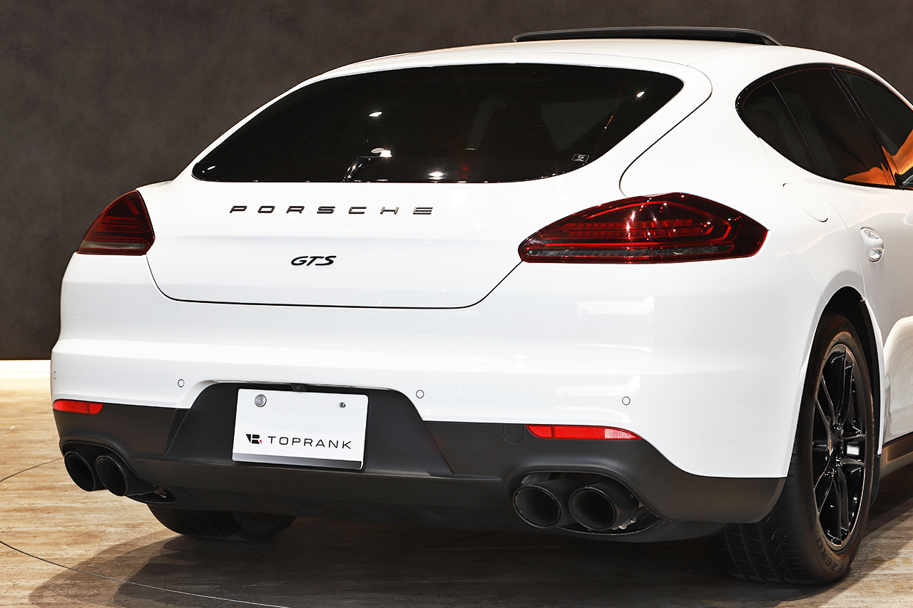 2015 Porsche PANAMERA null