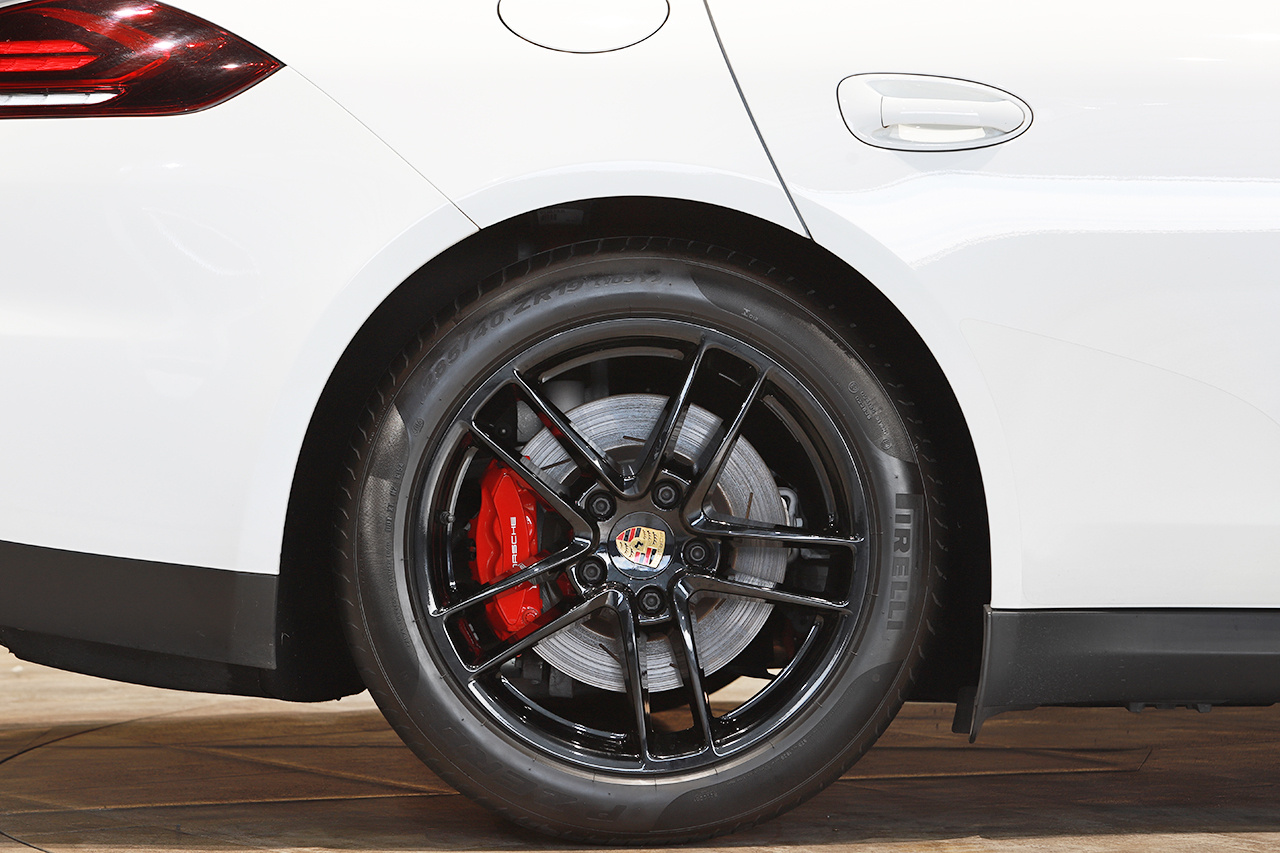 2015 Porsche PANAMERA null