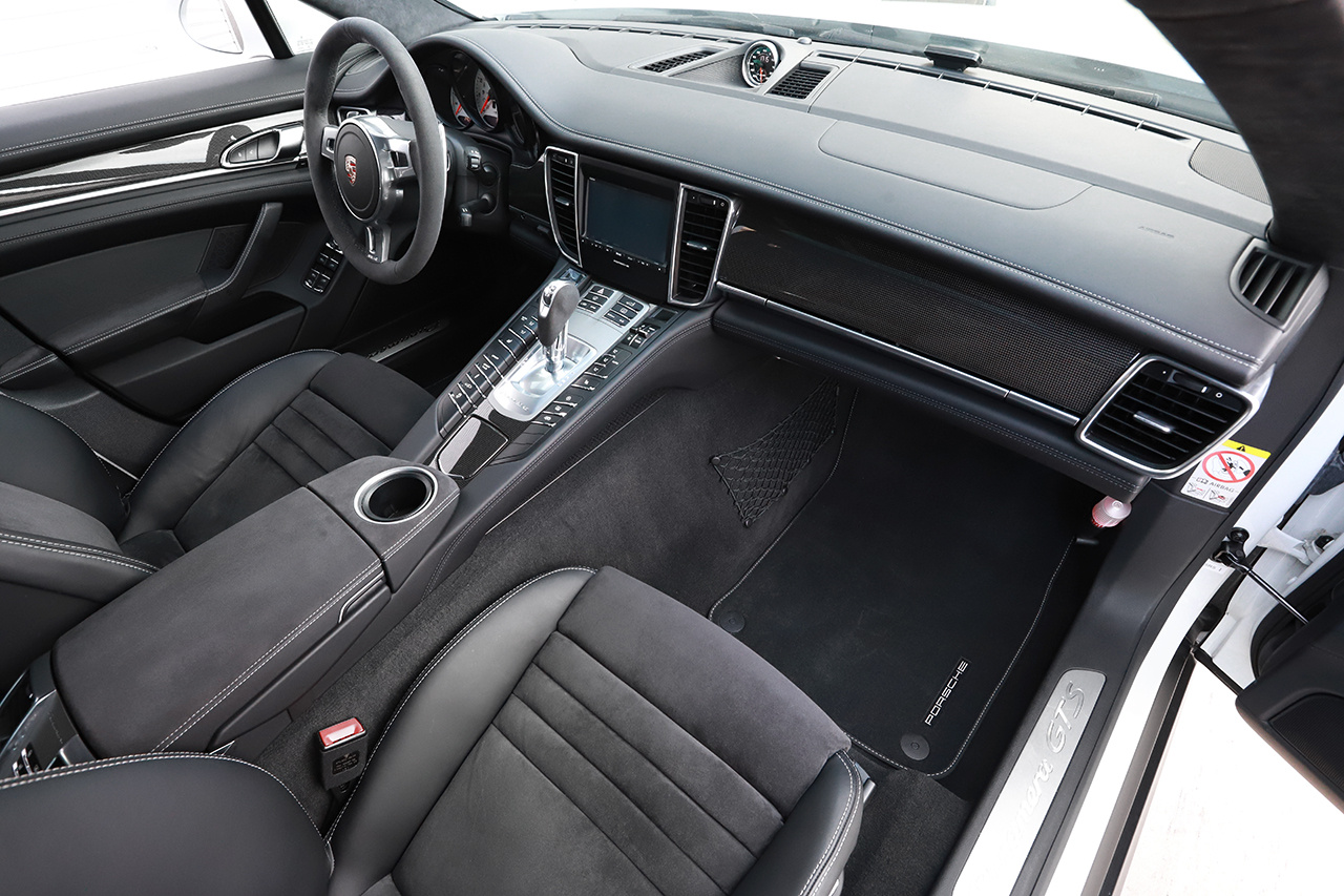 2015 Porsche PANAMERA null